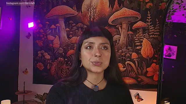 6Briela9  online show from 04/15/26, 05:47