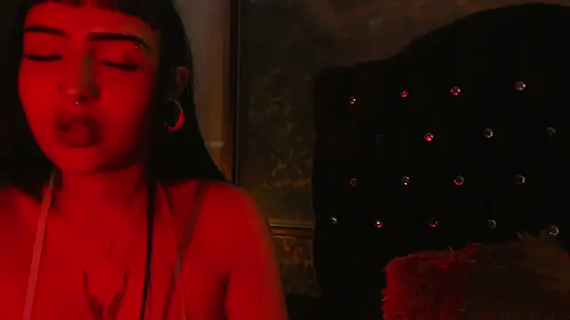 Cintya Kros online show from 11/12/25, 08:19