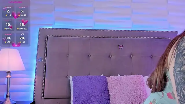 Liz grey  online show from 02/07/25, 01:15