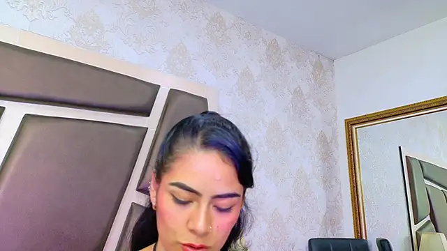 NicoleEsposito online show from 06/03/26, 02:33