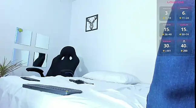 Snapshot of _tony8 chatting on 12/09/24, 08:00  tony8 online show from 12/09/24, 08:00