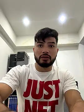 Snapshot of _tony8 chatting on 10/29/25, 12:46  tony8 online show from 10/29/25, 12:46