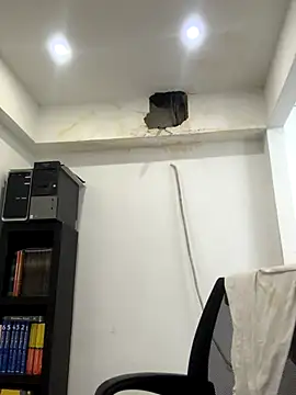 Snapshot of _tony8 chatting on 11/15/25, 04:03 tony8 online show from 11/15/25, 04:03