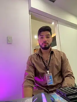 Snapshot of _tony8 chatting on 11/17/25, 04:13 tony8 online show from 11/17/25, 04:13