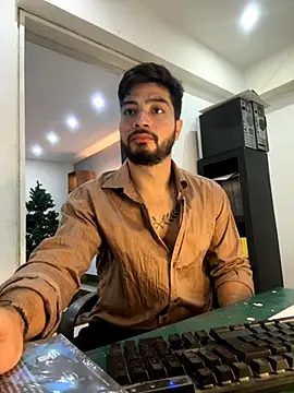 Snapshot of _tony8 chatting on 11/28/25, 05:15 tony8 online show from 11/28/25, 05:15