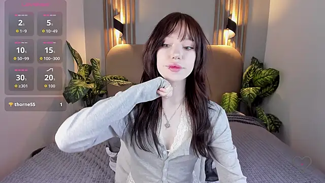 NikkiMiltons online show from 12/02/25, 03:18