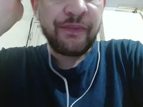 camiloking1720 online show from 12/13/24, 02:43