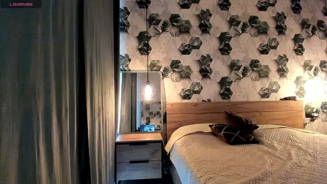 Selena Rase online show from 10/22/25, 04:02