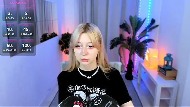 SaintGirl online show from 02/08/25, 03:42