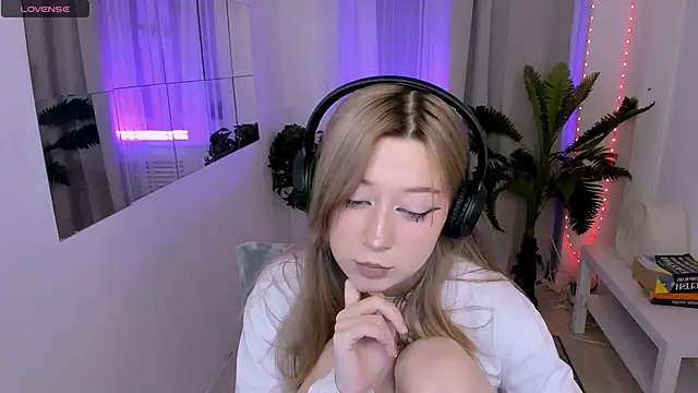 SaintGirl online show from 03/15/25, 08:54