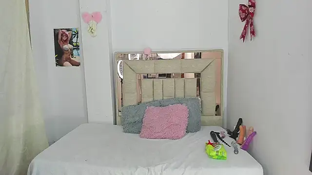 melody bonnet online show from 02/07/25, 02:50