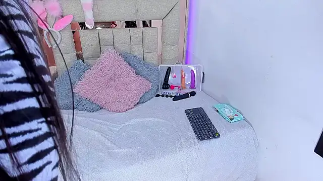 melody bonnet online show from 03/05/26, 07:15