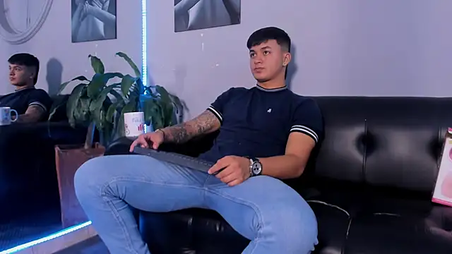 Cristopher strong online show from 02/25/25, 02:11