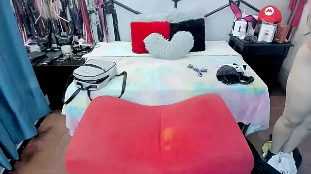 AlanaLuck online show from 04/14/26, 06:36