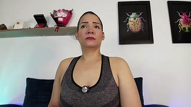 Elliee  online show from 06/12/26, 12:04