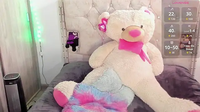  EmiRhodes online show from 10/16/25, 03:35