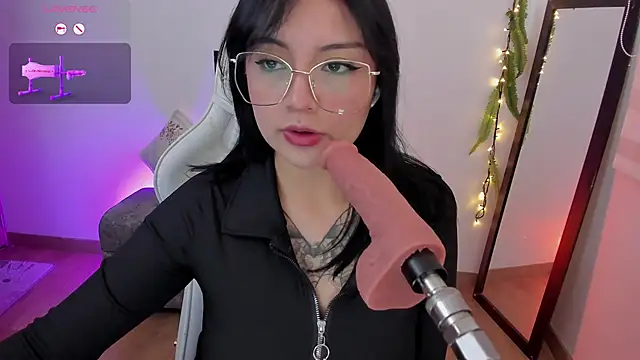 Snapshot of Hannya_moon chatting on 04/27/26, 05:33 Hannya moon online show from 04/27/26, 05:33