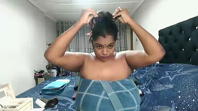 Indianmayaxoxo online show from 12/16/25, 04:01