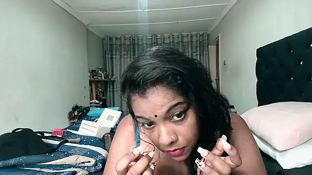 Indianmayaxoxo online show from 01/07/26, 10:18