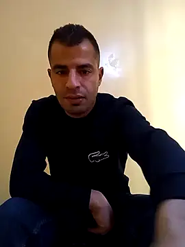 Snapshot of Bisex_activ19 chatting on 12/22/24, 01:22 Bisex activ19 online show from 12/22/24, 01:22