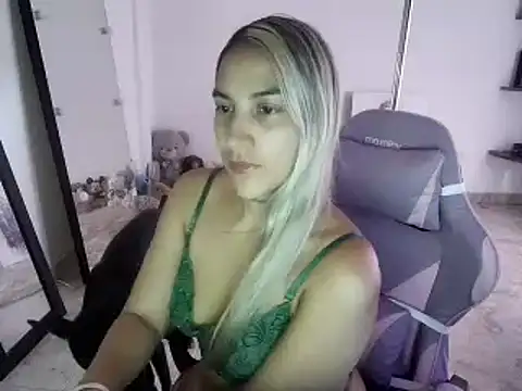 Snapshot of mandy_berrys chatting on 05/09/26, 10:37 mandy berrys online show from 05/09/26, 10:37