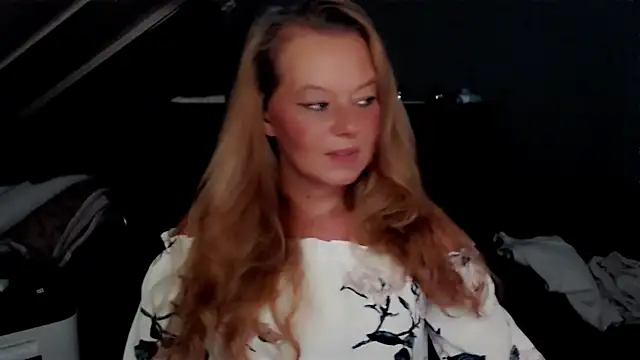 roxanna24 online show from 07/08/26, 08:02