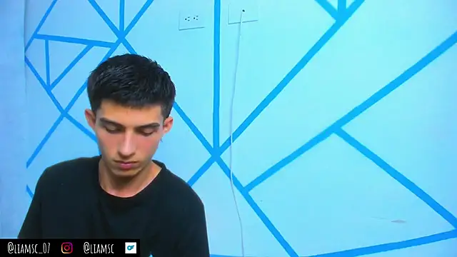 liam scott77 online show from 10/04/25, 11:36