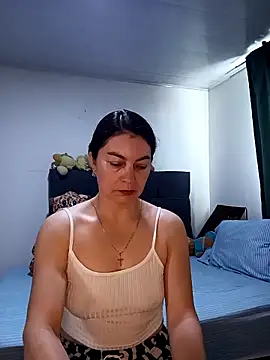 renata hot1 online show from 11/20/25, 01:44