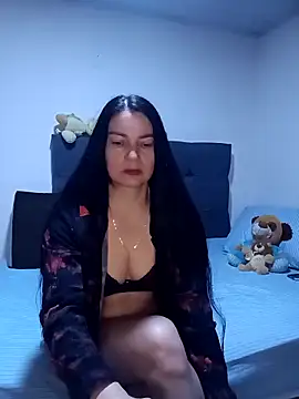 renata hot1 online show from 12/15/25, 11:42