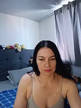 Snapshot of renata_hot1 chatting on 06/01/26, 07:15 renata hot1 online show from 06/01/26, 07:15