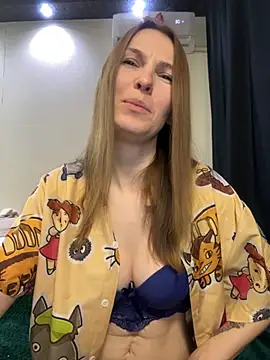 RachelBelI online show from 10/12/25, 11:37