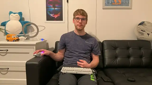 Snapshot of BlueEyedTallGuy94 chatting on 12/13/24, 03:38 BlueEyedTallGuy94 online show from 12/13/24, 03:38