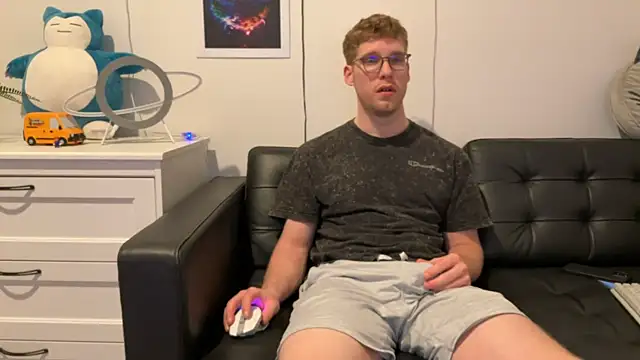 Snapshot of BlueEyedTallGuy94 chatting on 12/24/24, 03:05 BlueEyedTallGuy94 online show from 12/24/24, 03:05