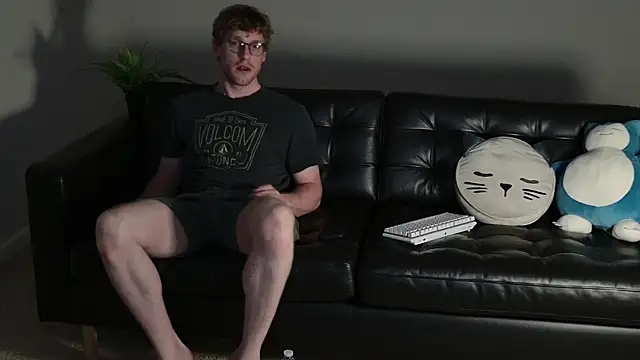 Snapshot of BlueEyedTallGuy94 chatting on 09/10/25, 02:11 BlueEyedTallGuy94 online show from 09/10/25, 02:11