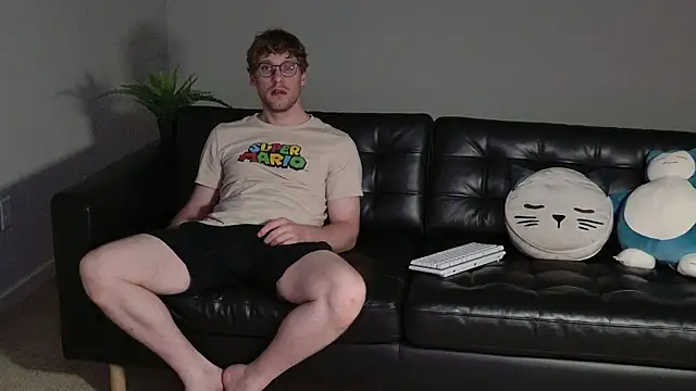 Snapshot of BlueEyedTallGuy94 chatting on 09/11/25, 02:11 BlueEyedTallGuy94 online show from 09/11/25, 02:11