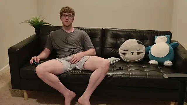 Snapshot of BlueEyedTallGuy94 chatting on 09/13/25, 02:11 BlueEyedTallGuy94 online show from 09/13/25, 02:11