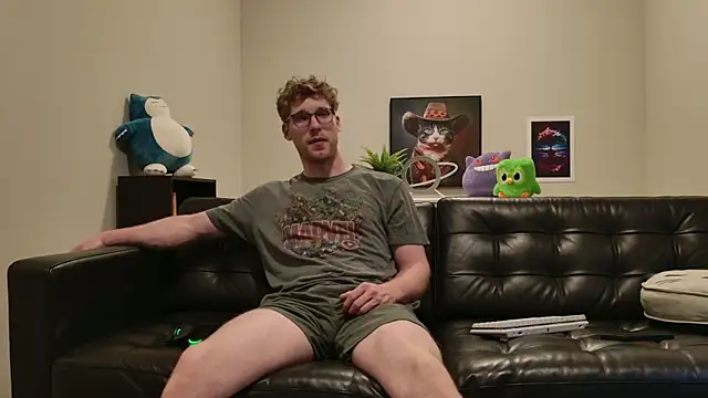 Snapshot of BlueEyedTallGuy94 chatting on 09/18/25, 01:40 BlueEyedTallGuy94 online show from 09/18/25, 01:40