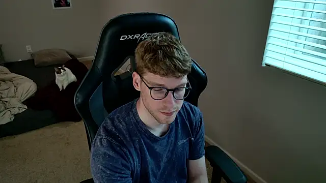 Snapshot of BlueEyedTallGuy94 chatting on 06/10/26, 02:56 BlueEyedTallGuy94 online show from 06/10/26, 02:56