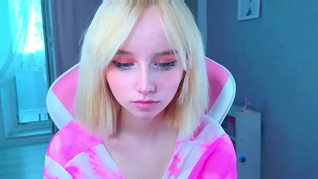 b4by LoL1 online show from 04/02/26, 04:21