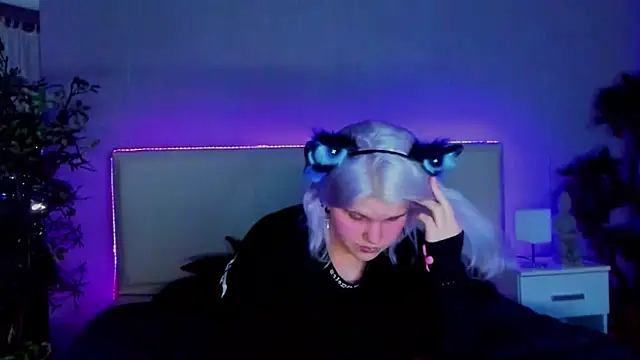 JoannLowe online show from 01/29/25, 02:09