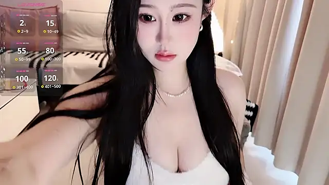 QQ-tutu online show from 12/18/25, 01:44