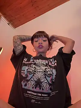 Ashley Chriss online show from 12/28/24, 06:39