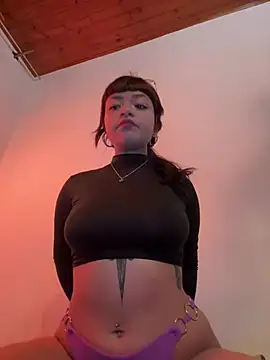 Ashley Chriss online show from 01/11/25, 06:24