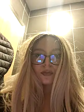 LineaDemie online show from 11/10/25, 04:39