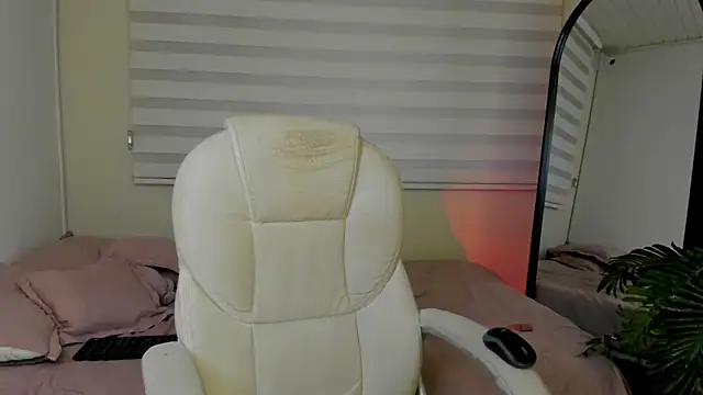 Catyloves online show from 12/16/25, 10:15