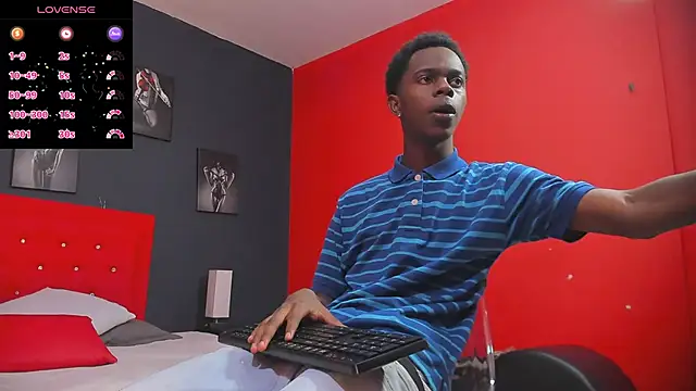 Snapshot of OraineBarrett chatting on 12/13/24, 08:58 OraineBarrett online show from 12/13/24, 08:58