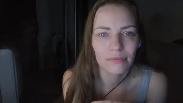 AnnaDiamond1 online show from 06/03/26, 08:47