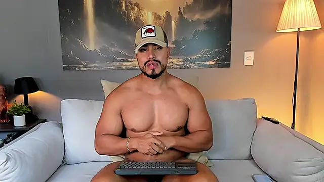 Snapshot of ApoloMakris chatting on 06/18/26, 07:07 ApoloMakris online show from 06/18/26, 07:07