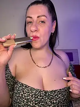 Evelinia online show from 05/25/26, 03:40