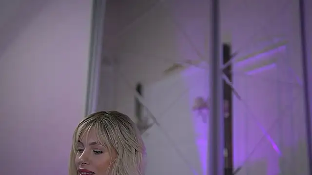 Snapshot of AdelineKing chatting on 03/03/25, 03:08 AdelineKing online show from 03/03/25, 03:08